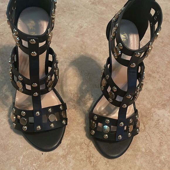 Venus gold studded shoes - Picture 3 of 5